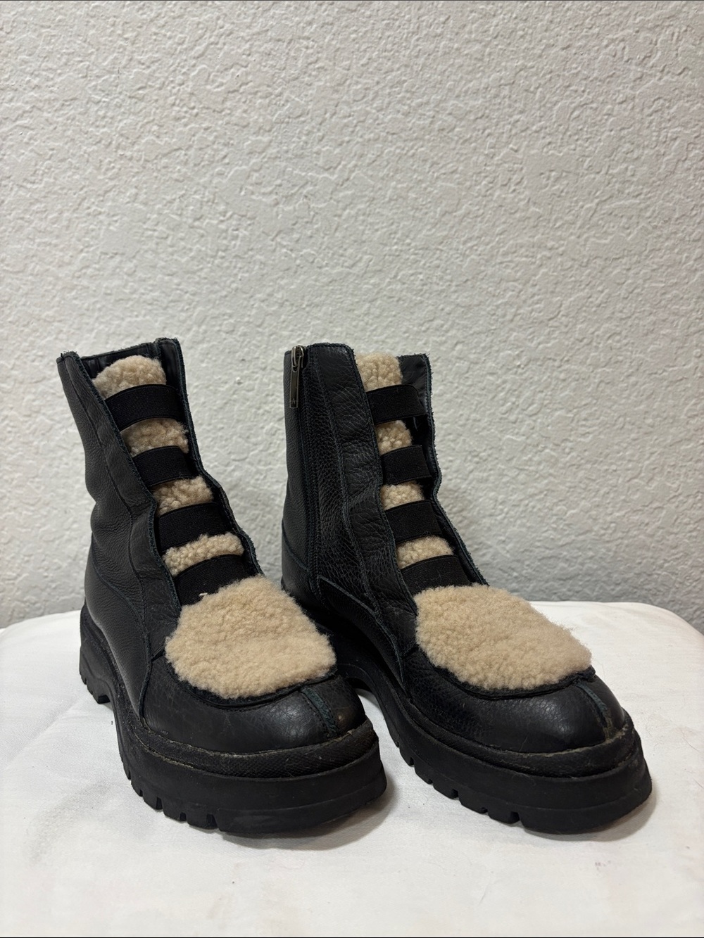 Aquatalia Black Waterproof Leather Winter Boots with Shearling Trim